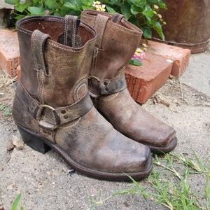 Distressed Boho Frye Harness 8R boots